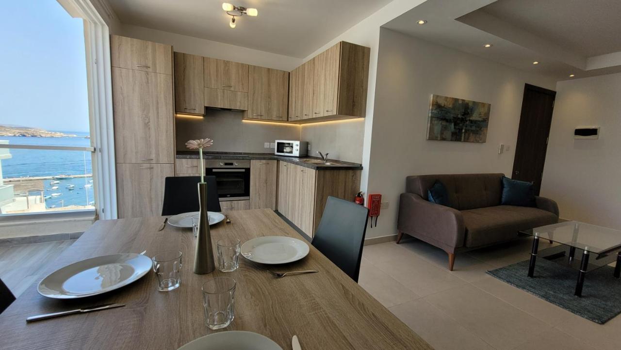 Lovely Apartment With Side Sea View خليج سانت بول المظهر الخارجي الصورة